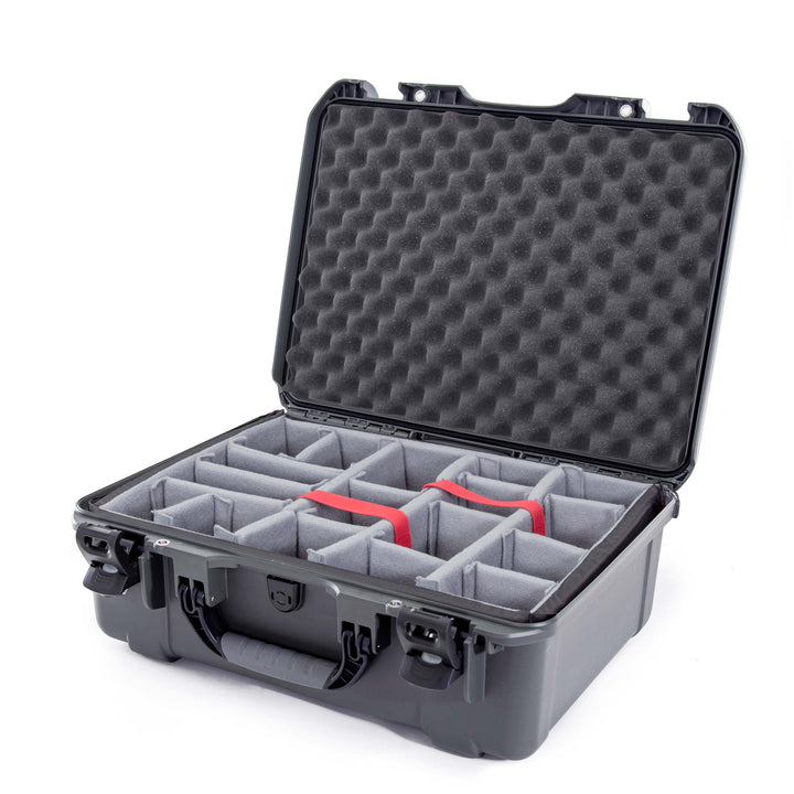 nanuk-940-graphite-angle-standing-open-padded-divider_720x